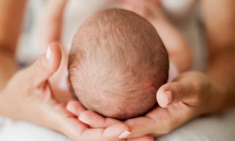 Bebeğin Başını Tutabilmesi İçin Yapılması Gerekenler